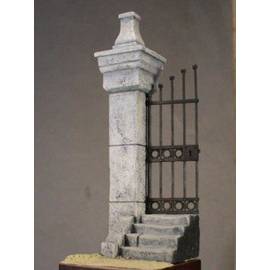 PILIER DE PORTE D'ENCEINTE