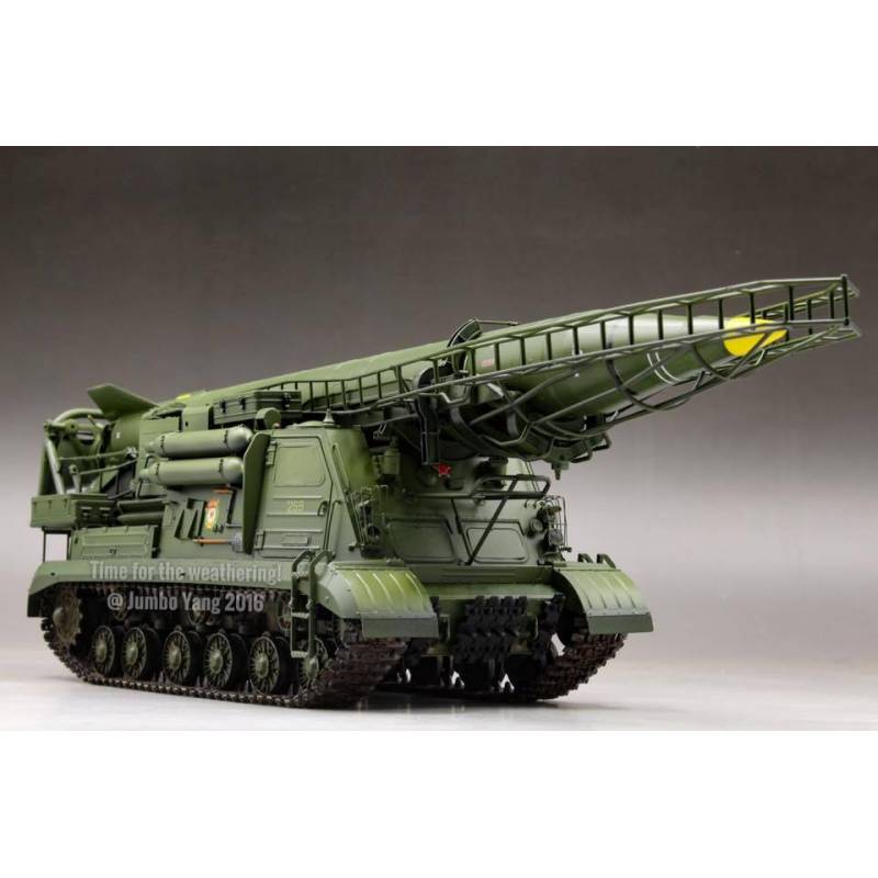 Trumpeter 01024  1//35 Soviet 2P19 Launcher w//SS-1C SCUD B of 8K14 Missile System