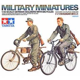 German Soldiers with Bicycles 1/35ème