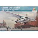 Cessna 172 Skyhawk '1987 Landing on Red Square'