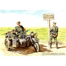 GERMAN MOTORCYCLISTS 1940-1943 Letting of steam