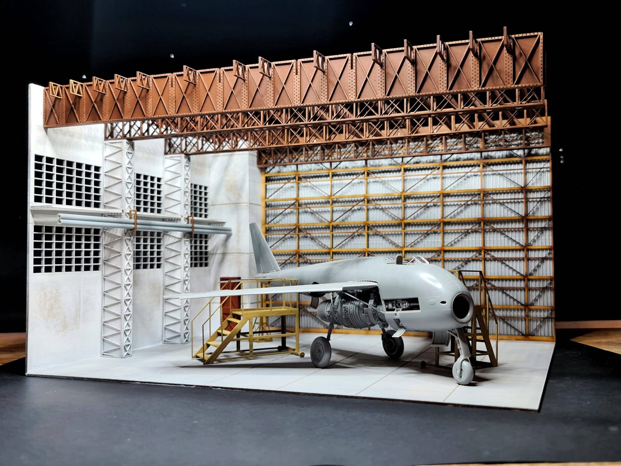 Der Hangar - aircraft workshop diorama – Image 2