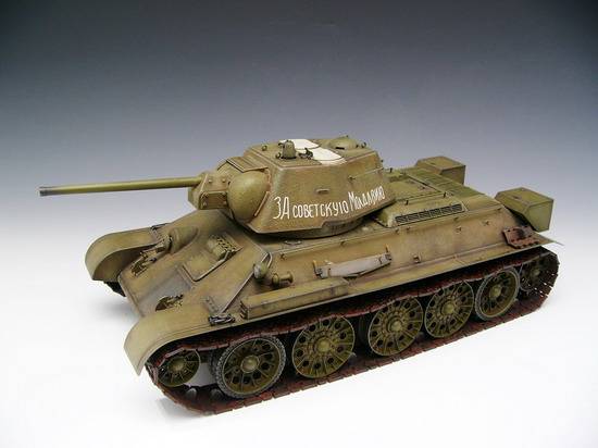 Soviet T-34/76 Model 1943 – Image 2