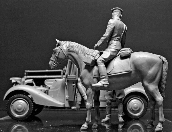 “Urgent Dispatch”, Mercedes Radio Car Sd.Kfz.2 Type 170VK With Crew – Image 3