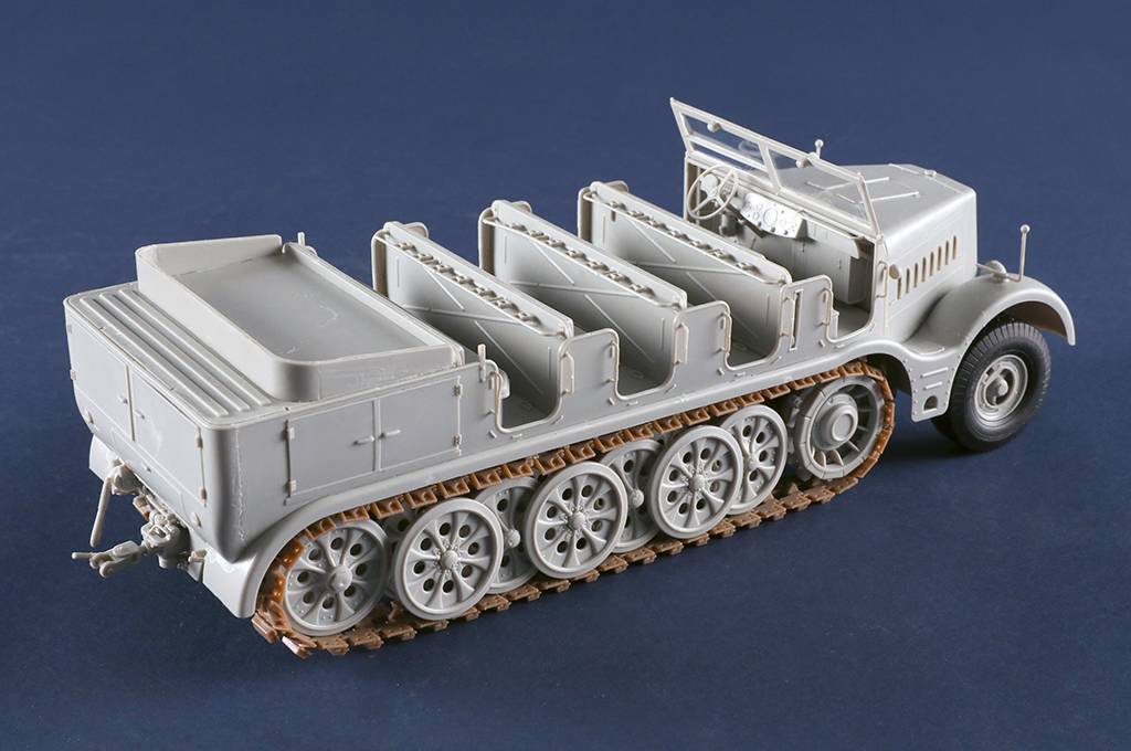 Schwerer Zugkraftwagen 18 t Sd.Kfz.9 Artillery Version – Image 15