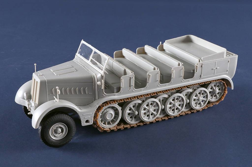 Schwerer Zugkraftwagen 18 t Sd.Kfz.9 Artillery Version – Image 16