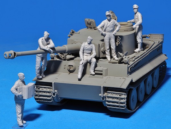 GERMAN TANK CREW (Normandy 1944) – Image 2
