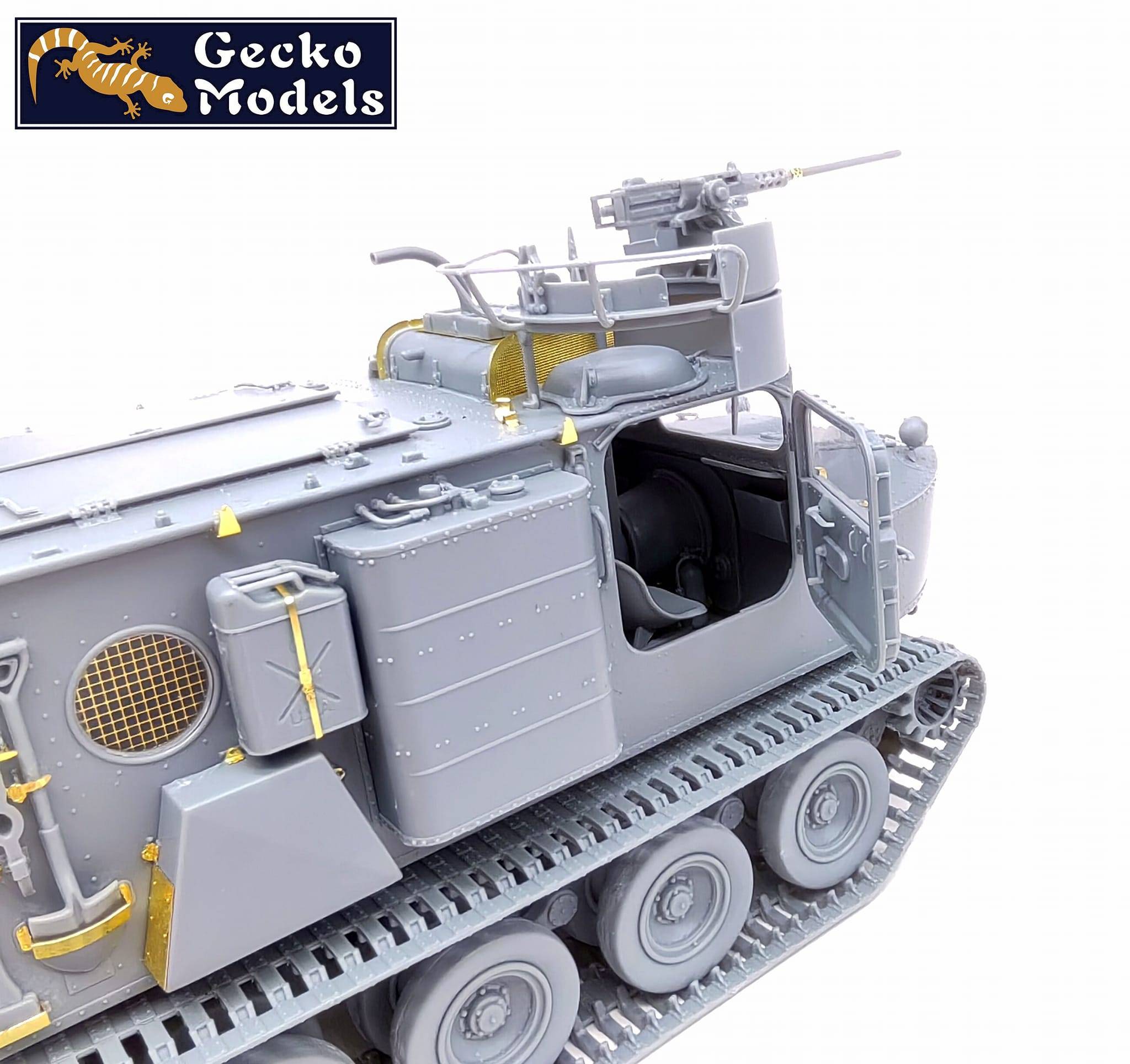 US M76 Amphibious Cargo Carrier "Otter" (Early Production) – Image 2