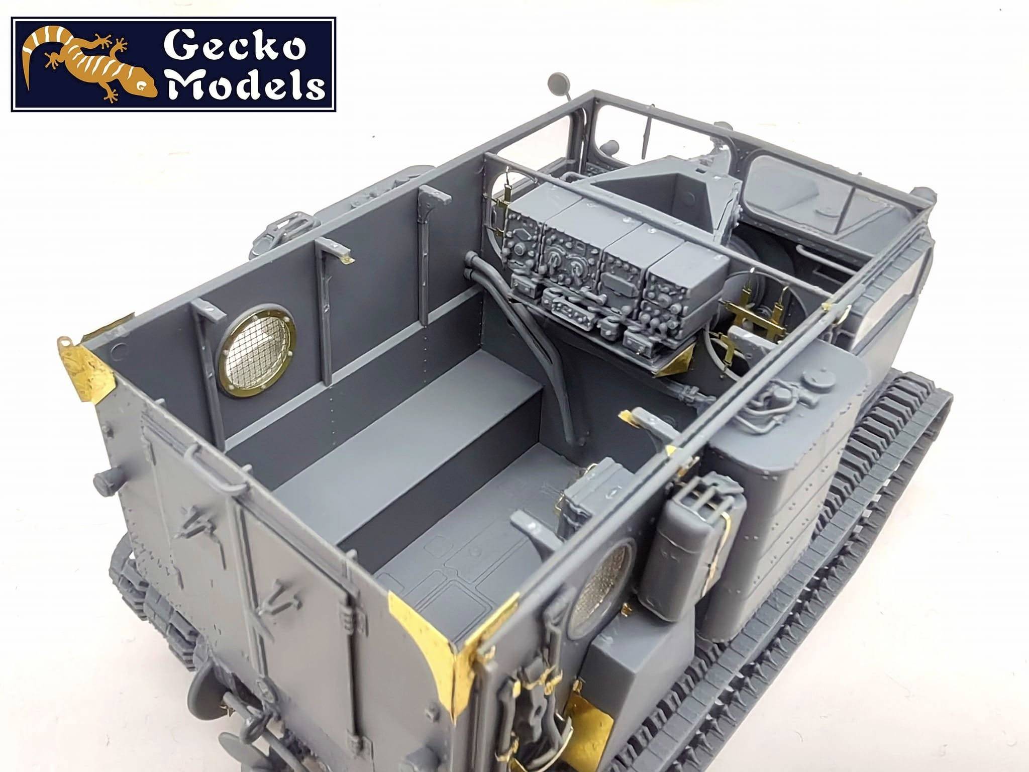 US M76 Amphibious Cargo Carrier "Otter" (Early Production) – Image 3