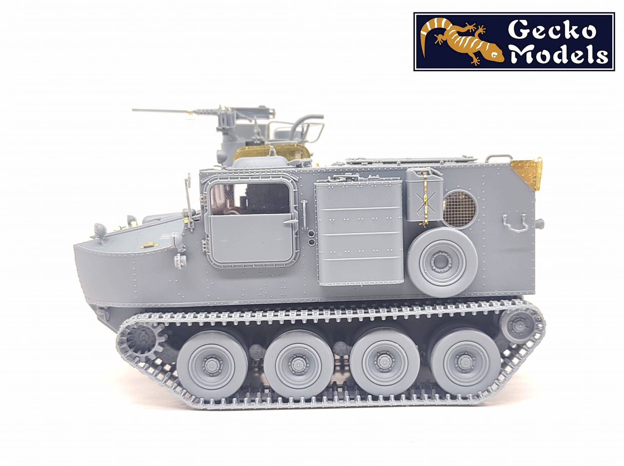 US M76 Amphibious Cargo Carrier "Otter" (Early Production) – Image 8