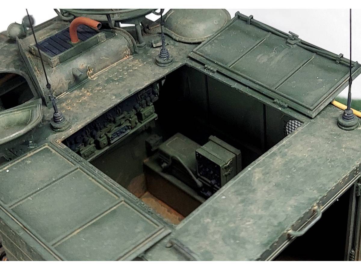 US M76 Amphibious Cargo Carrier "Otter" (Early Production) – Image 15