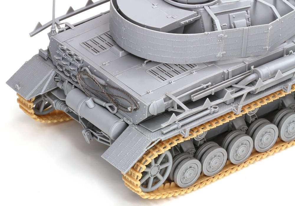 Pz.Kpfw.IV Ausf.H w/Zimmerit Mid-Production HJ Div. Normandy – Image 8