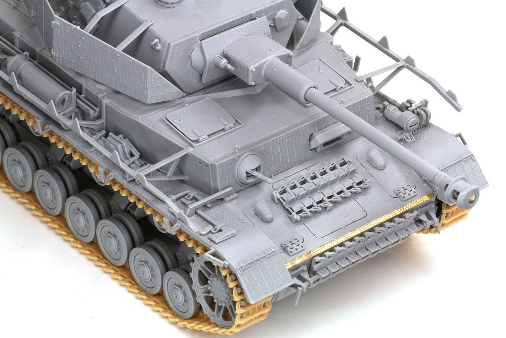 Pz.Kpfw.IV Ausf.H w/Zimmerit Mid-Production HJ Div. Normandy – Image 9