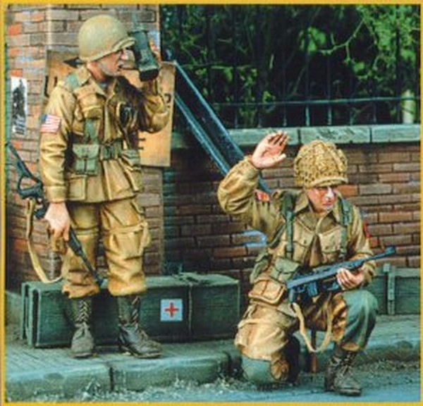 Para US avec US M1 & radio - Juin 1944 (2 fig)