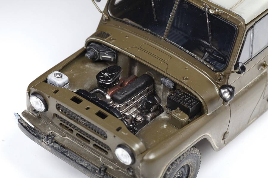 UAZ-469 Soviet Military Off-Road Vehicle – Image 4