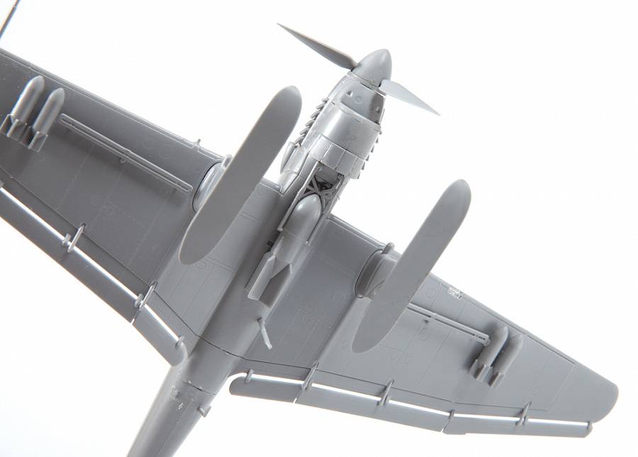 Ju-87B-2/U4 Stuka with Skis German Dive Bomber – Image 5