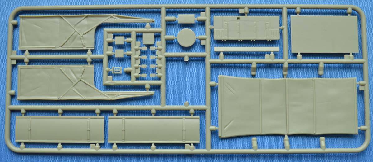 0,5t Light truck 4x4 Iltis SAN w/medical mission kit – Image 13