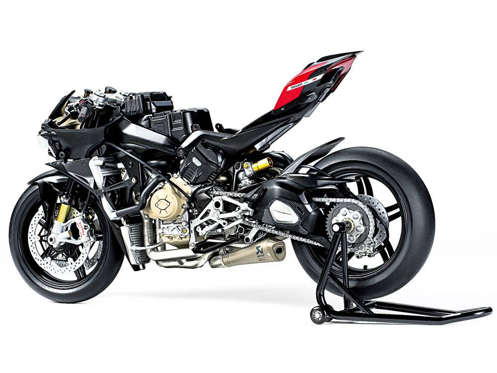 Ducati Superleggera V4 with Racing Kit – Image 9