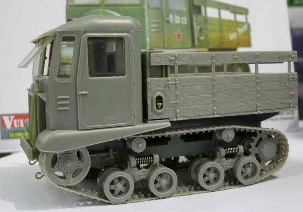 STZ5 Soviet Artillery Tractor – Image 2