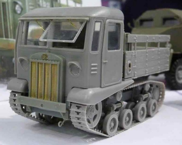 STZ5 Soviet Artillery Tractor – Image 3