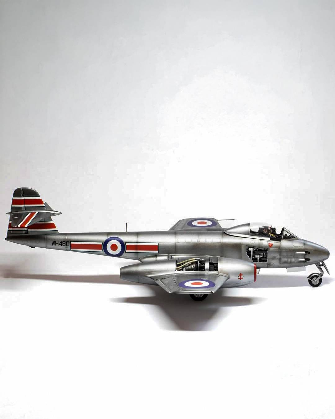 Gloster Meteor F.8/FR.9 - First Edition – Image 2