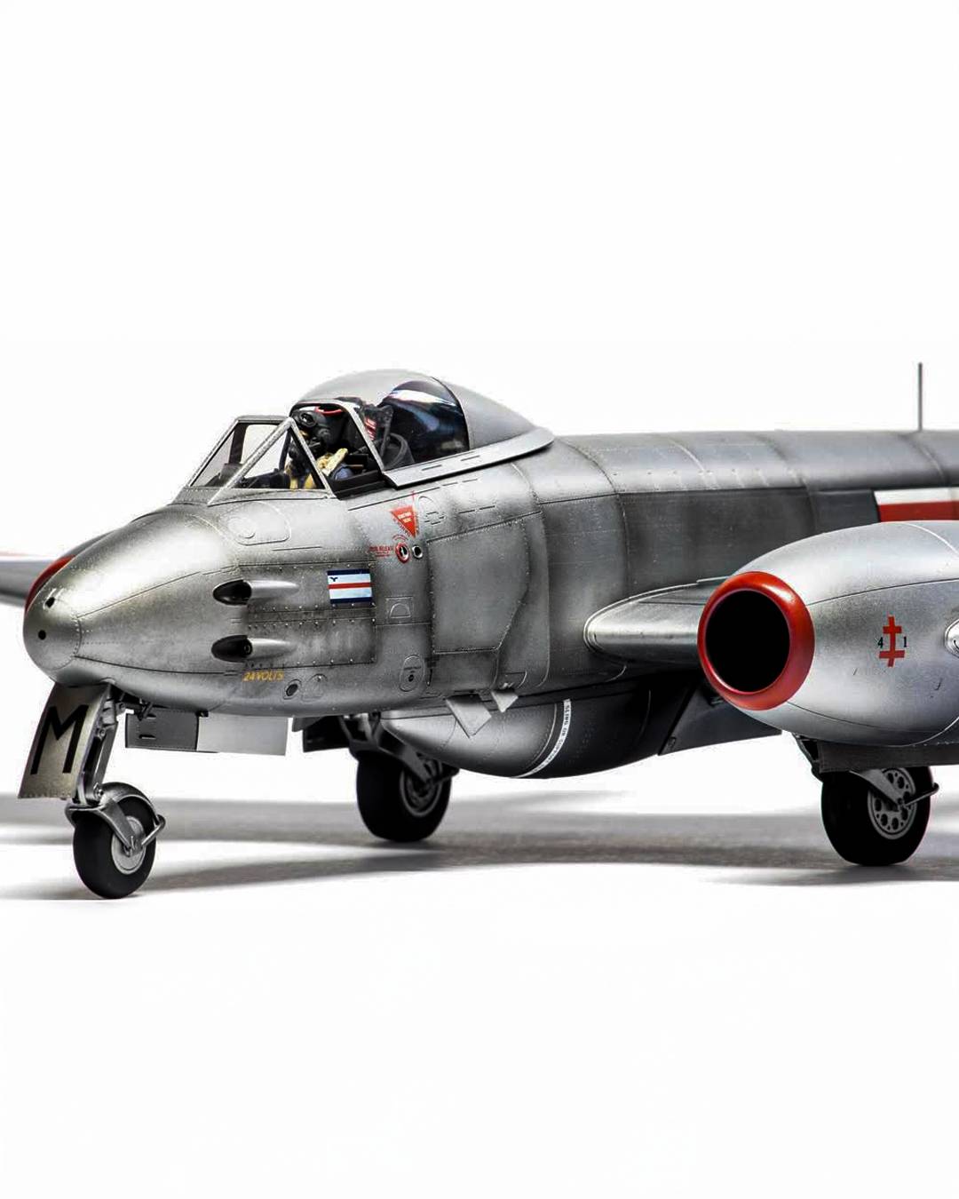 Gloster Meteor F.8/FR.9 - First Edition – Image 3
