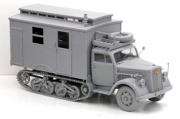 Sd.Kfz.3 Maultier Ambulance – Image 5