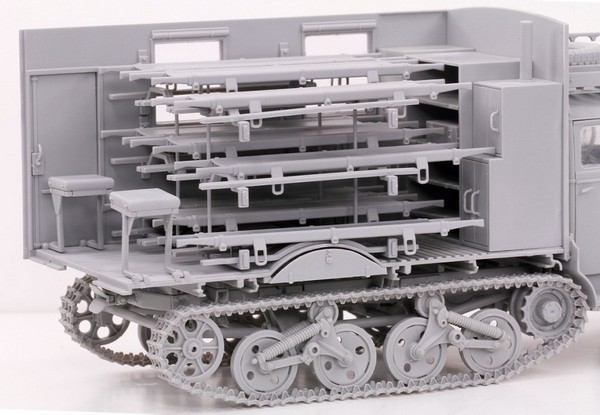 Sd.Kfz.3 Maultier Ambulance – Image 10
