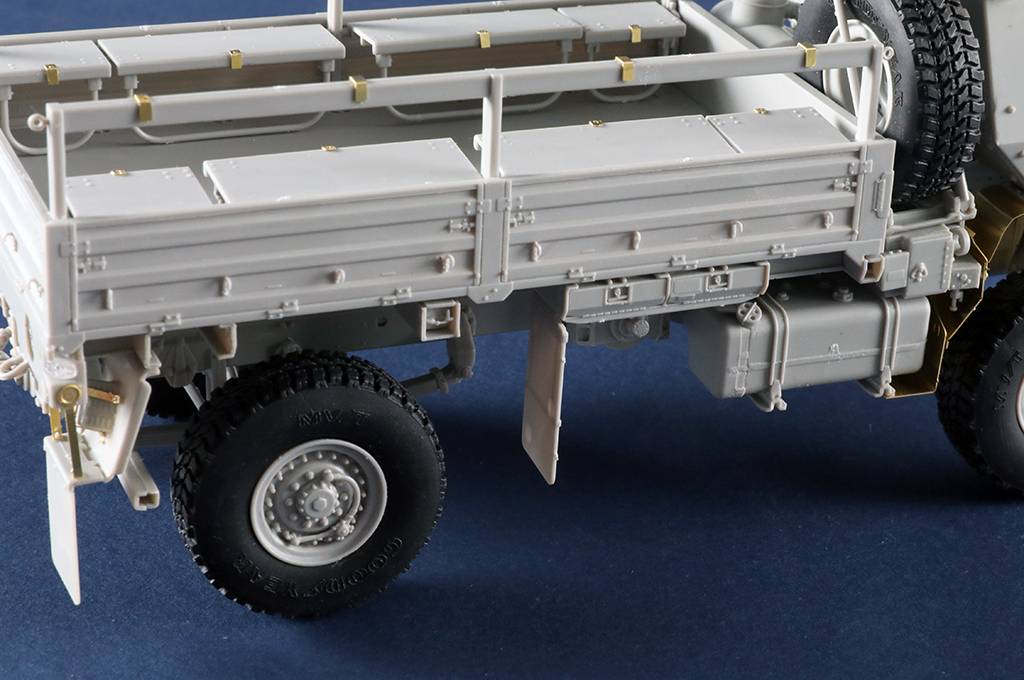 M1078A1P2 2.5 Ton LMTV Cargo Truck – Image 24