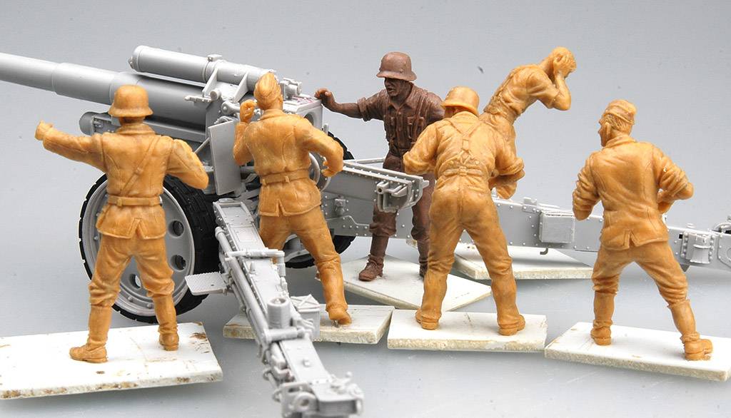 German s.FH 18 Field Howitzer Gun Crew – Image 6