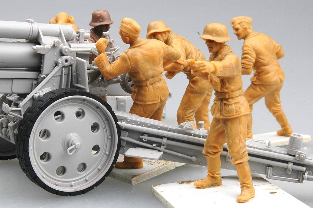 German s.FH 18 Field Howitzer Gun Crew – Image 7