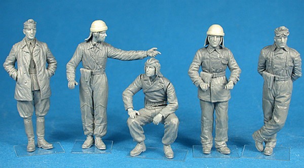 HUNGARIAN TANK CREW – Image 2