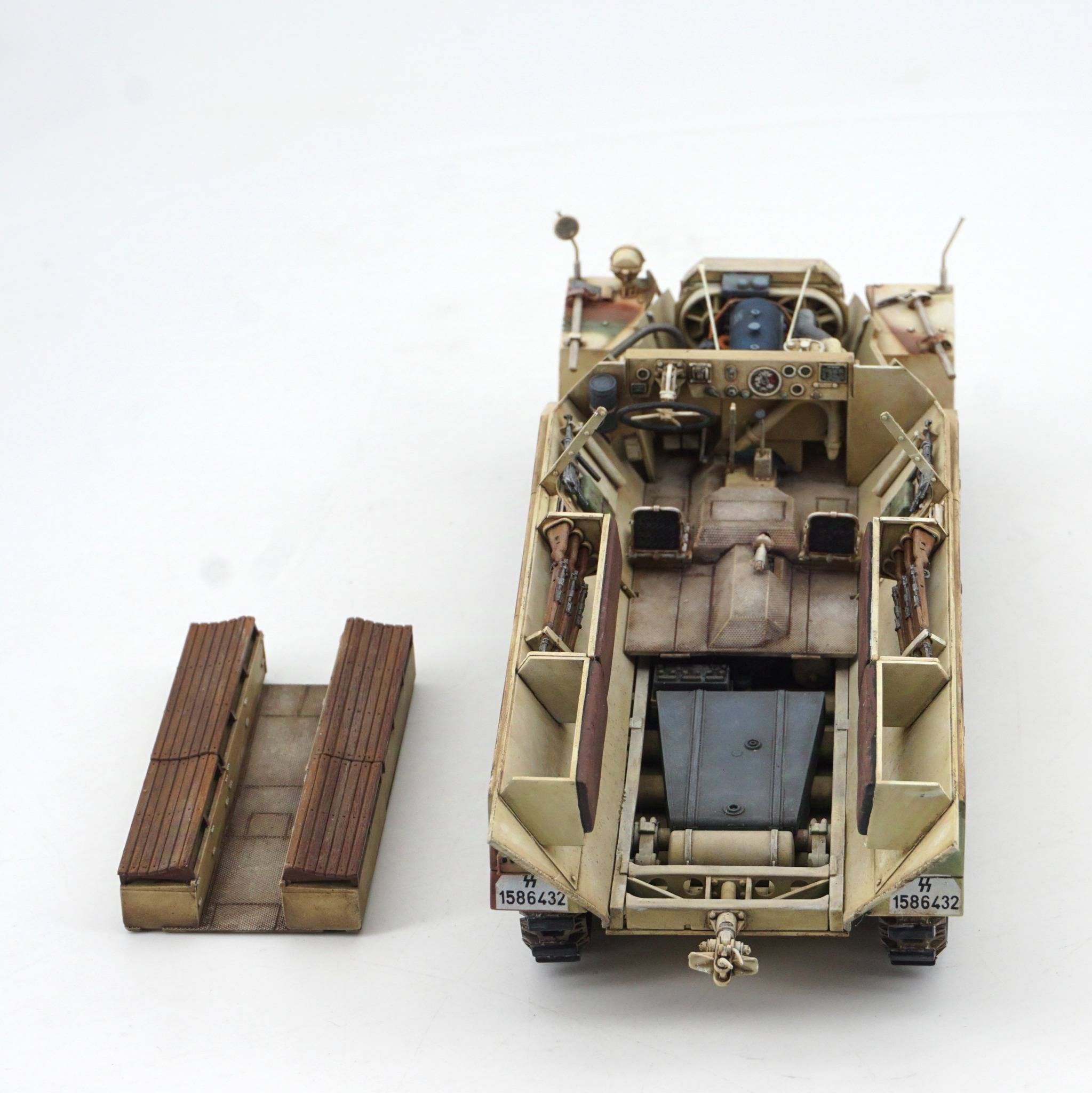 Sd.Kfz. 251/1 Ausf.D Late Production w/Full Interior – Image 5