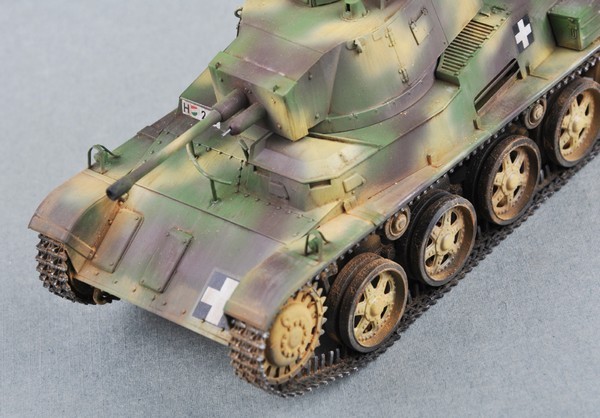 Hungarian Light Tank 43M Toldi III (C40) – Image 3