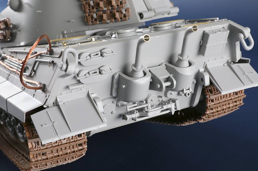 Pz.Kpfw.VI Sd.Kfz.182 Tiger II (Henschel 105mm) – Image 24
