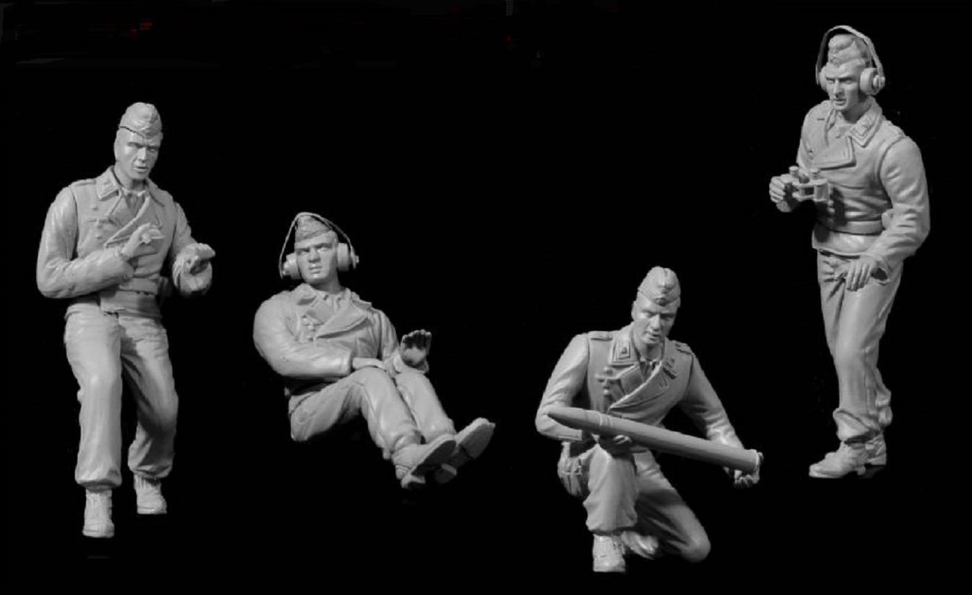German Self-Propelled Gun Crew – Image 2