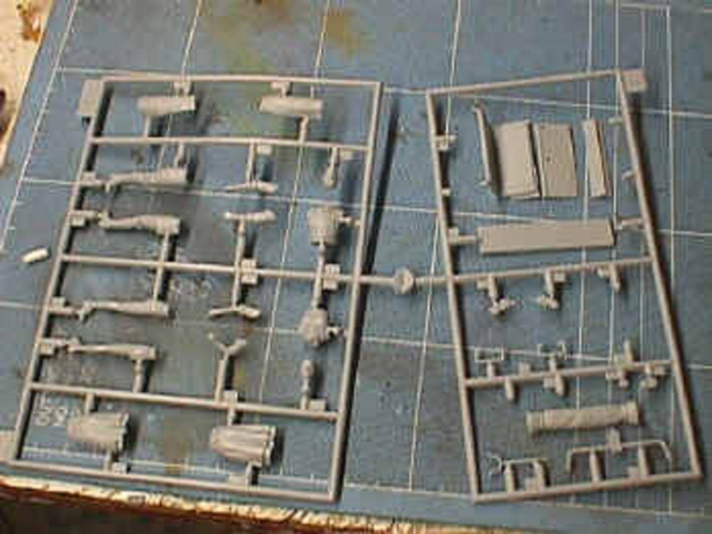 German Medical Team w/ Kübelwagen Ambulance Conversion Kit – Image 2
