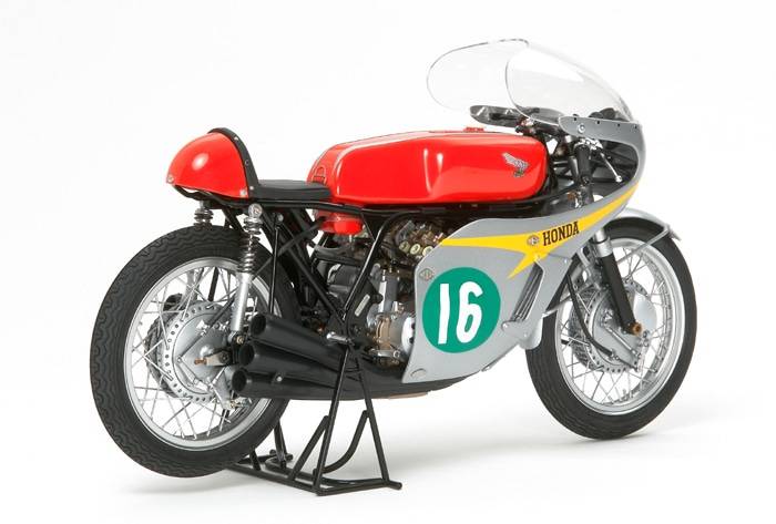 Honda RC166 GP Racer 1966 World Championship Winner – Image 4