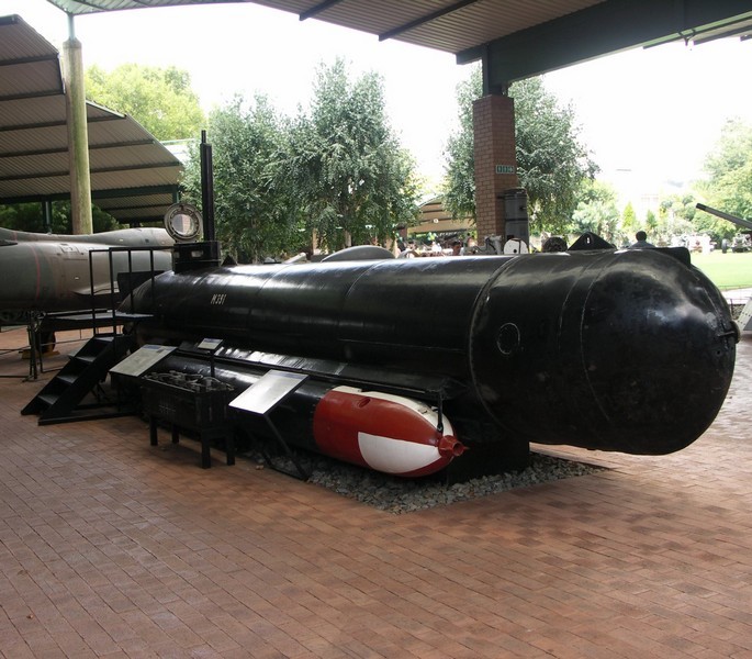 German midget submarine 'Molch' – Image 5