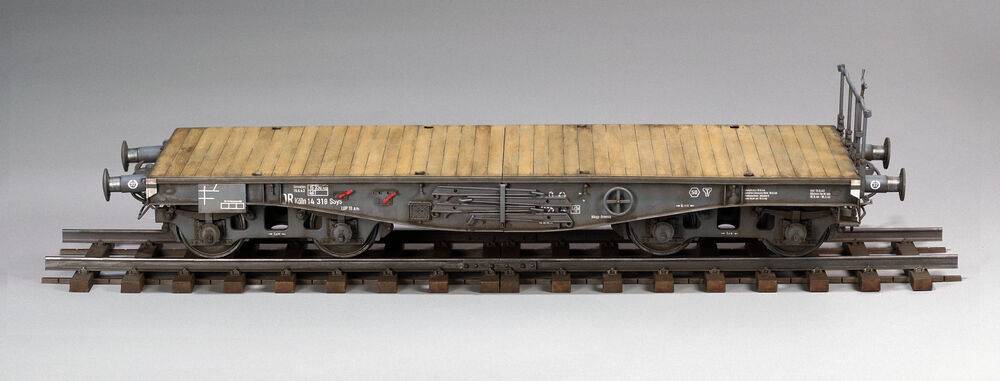 15 cm sFH 13/1 (Sf)auf Gw Lrs.(f )Sd.Kfz.135/1 with German 50 Ton Type SSy45 Flatcar Schwerer Platformwagen – Image 4
