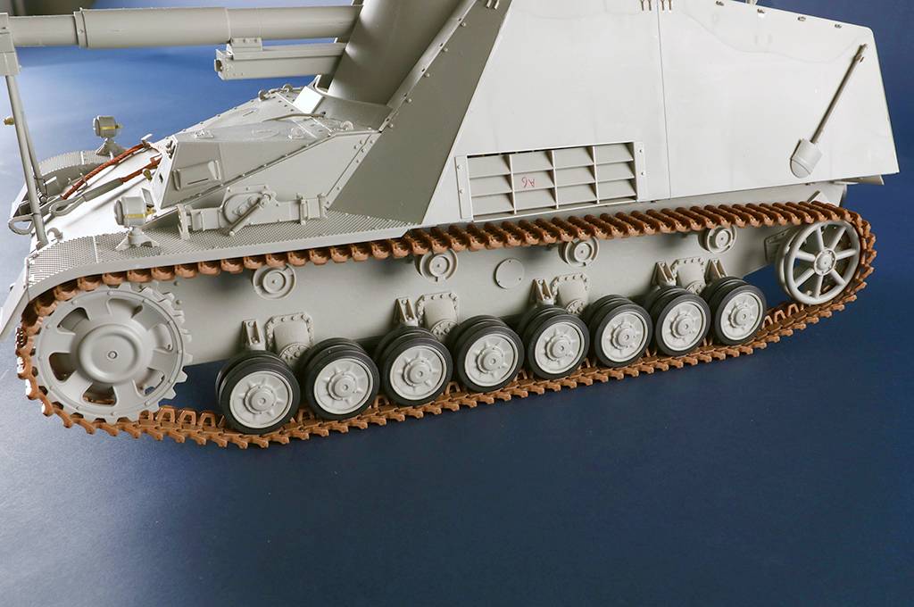 German Sd.Kfz.164 Nashorn – Image 18