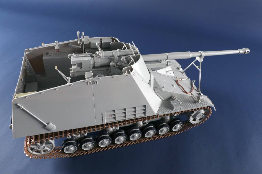 German Sd.Kfz.164 Nashorn – Image 17