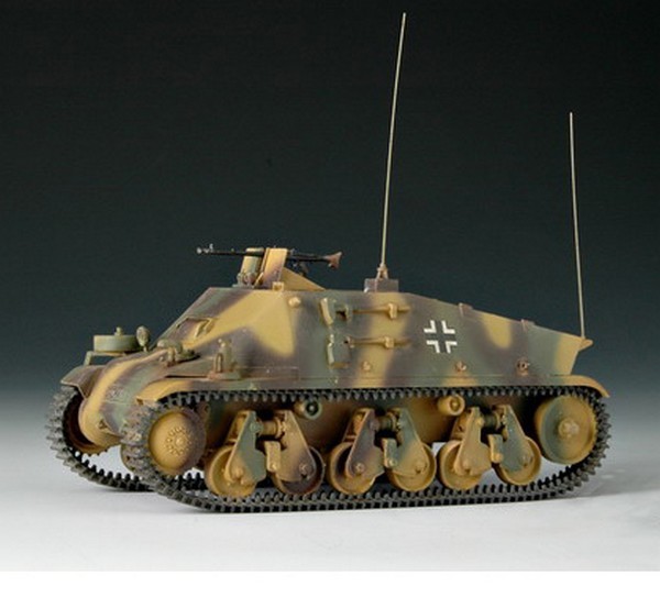 German Hotchkiss H-38 Artillery Observation Vehicle – Image 2