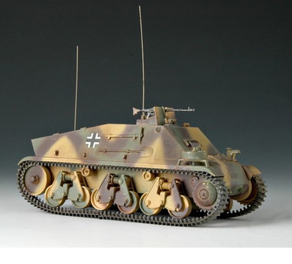 German Hotchkiss H-38 Artillery Observation Vehicle – Image 3