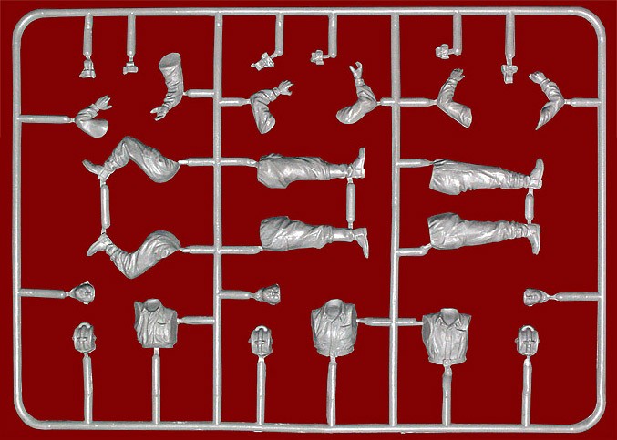 SOVIET TANK AMMO-LOADING CREW – Image 3