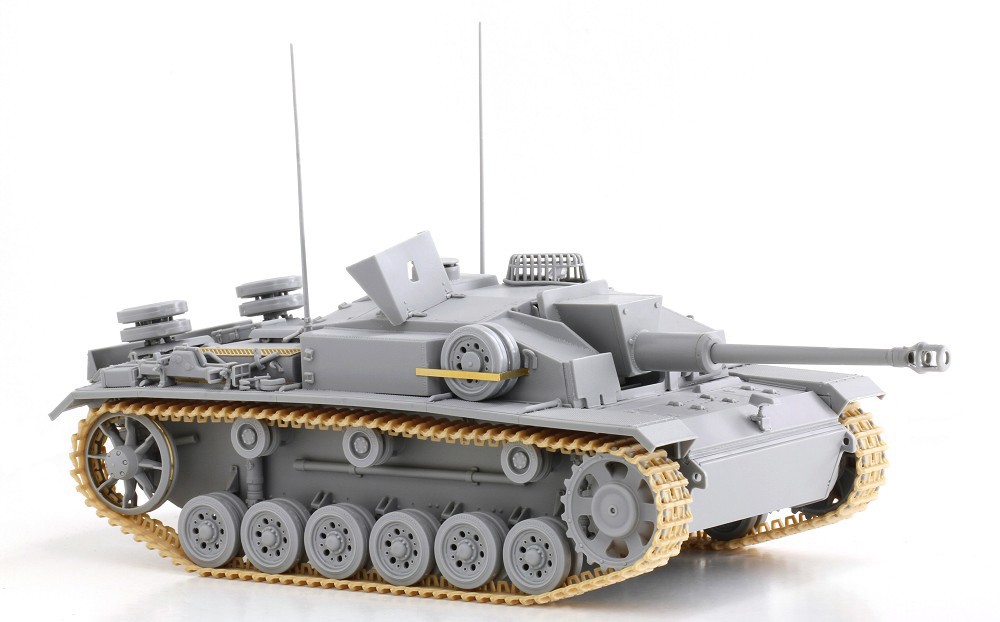StuG. III F/8 Early Production Italy 1943 – Image 5
