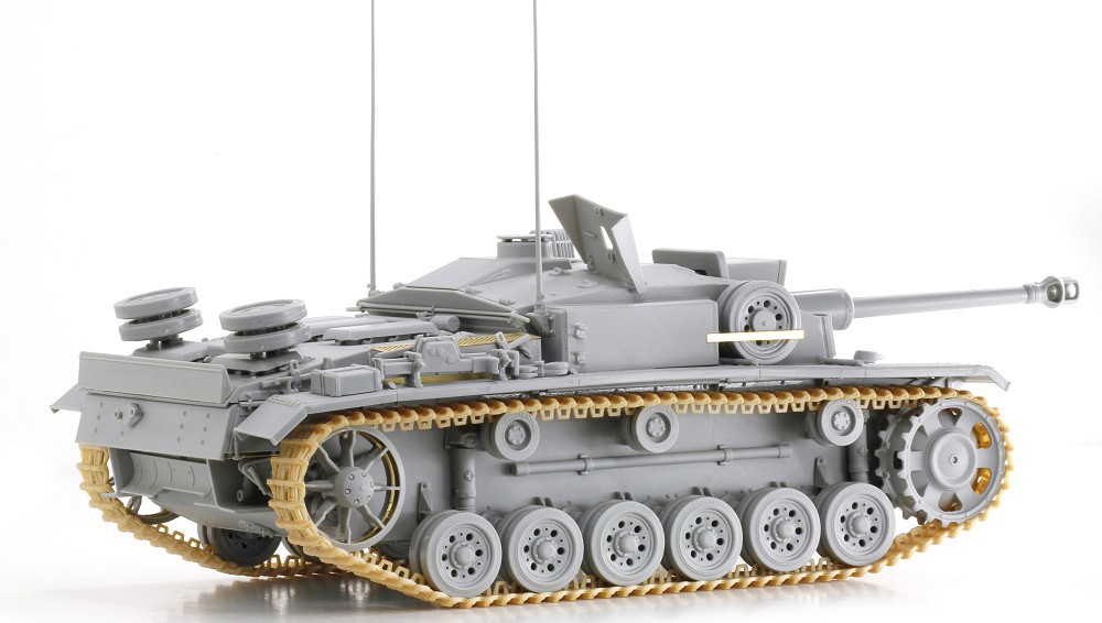 StuG. III F/8 Early Production Italy 1943 – Image 11