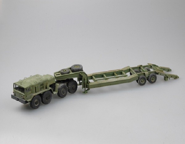MAZ-537G Late Production type with MAZ/ChMZAP-5247G semitrail – Image 3
