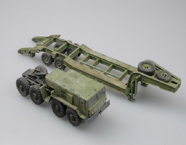 MAZ-537G Late Production type with MAZ/ChMZAP-5247G semitrail – Image 4