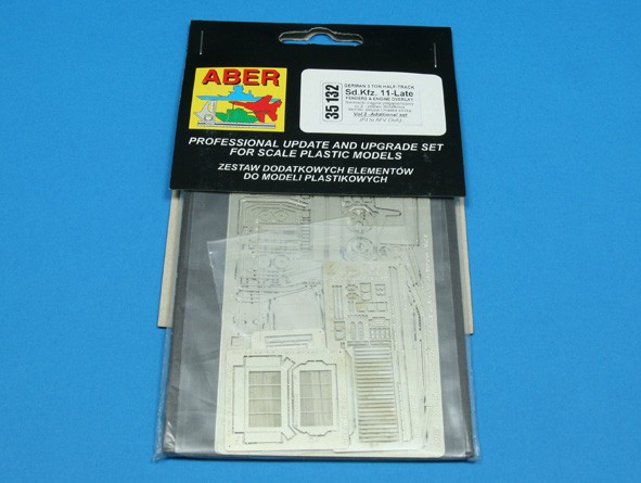 German 3 ton Half-track Sd.Kfz.11 - late version vol.2 additional set ailes et revetement moteur – Image 3